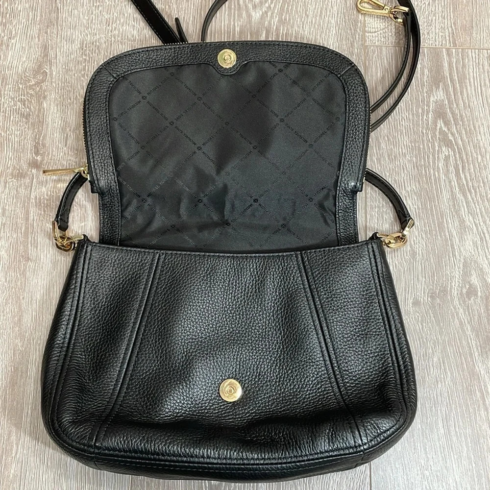 NWOT Michael Kors Bedford Convertible Flap Crossbody Shoulder Bag Black Leather - Picture 4 of 16